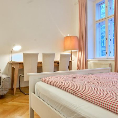 Chic Apartment - Near U3 Metro Vienna Luaran gambar